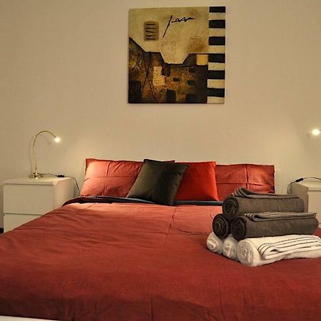 La Casa Di Sarita Apartman Pavia Kültér fotó