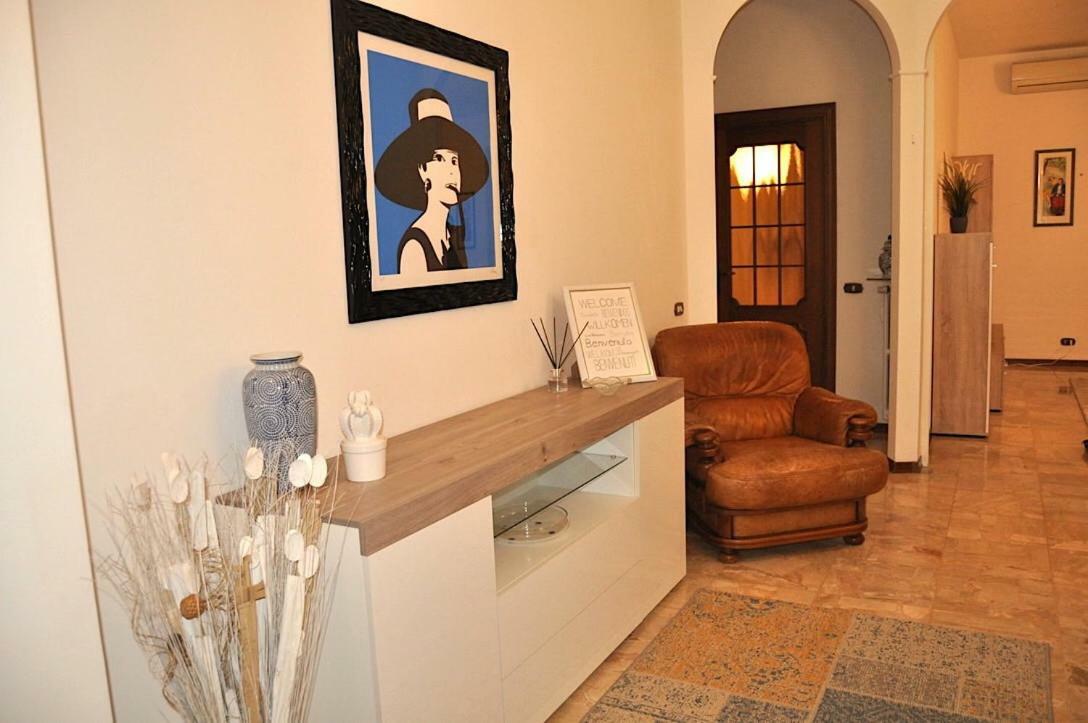 La Casa Di Sarita Apartman Pavia Kültér fotó